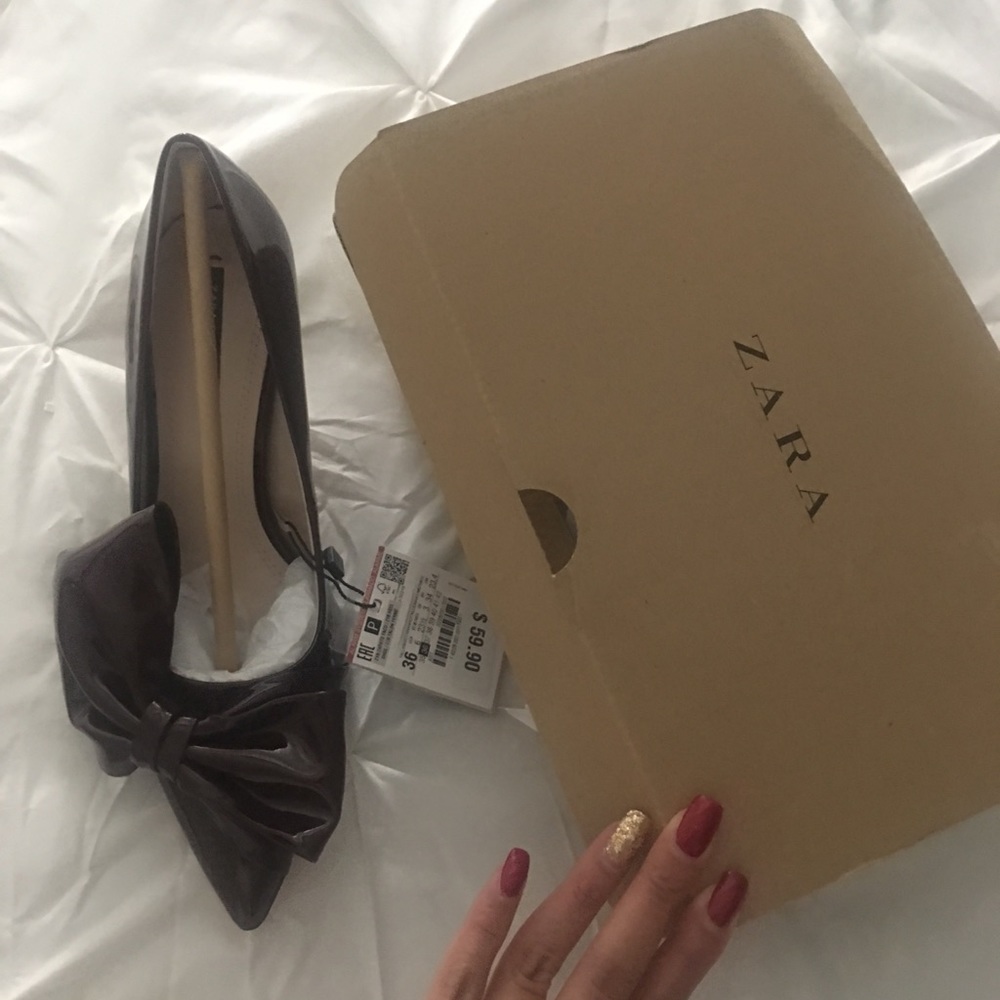 🆕Zara burgundy heels 👠